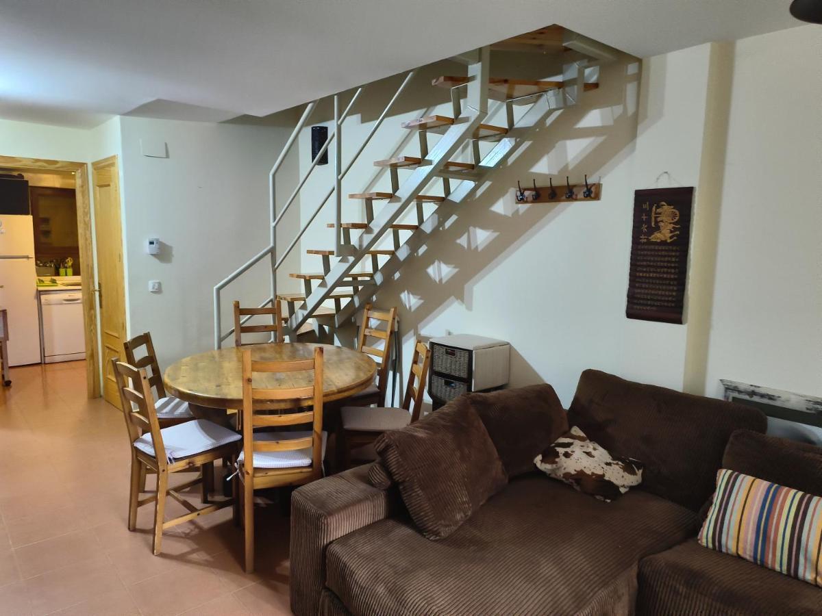 Duplex Con Jardin En Pirineos, Totalmente Equipado Apartment Villanua Luaran gambar