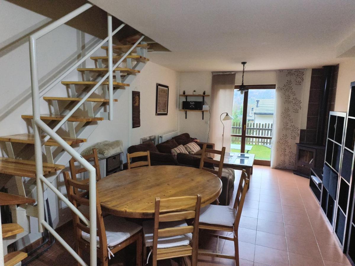 Duplex Con Jardin En Pirineos, Totalmente Equipado Apartment Villanua Luaran gambar